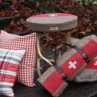 Armeedecke gerollt mit Ledergurt